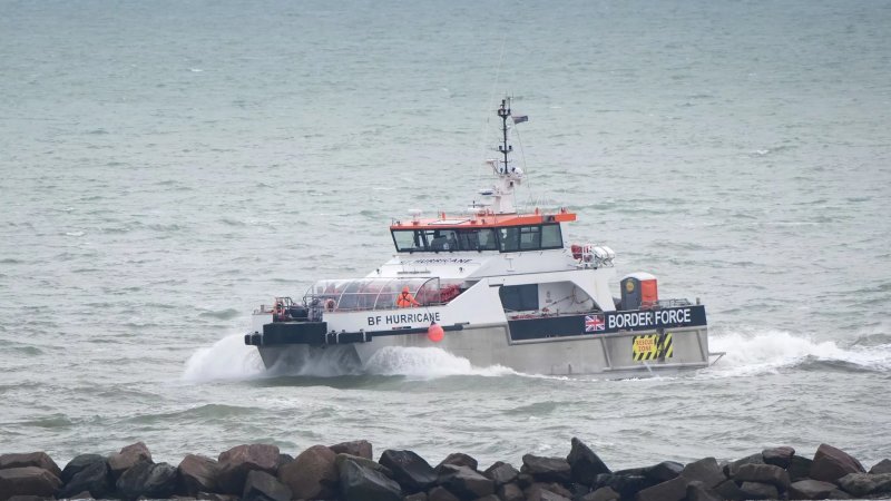 Over 100 migrants rescued in Channel days after £662m UK-France deal