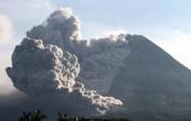 Indonesia Mount Merapi emits eight hot clouds as volcanic activity intensifies -  VIDEO 