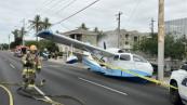 Small plane makes emergency landing on Phoenix road -  VIDEO 
