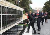 Latvian President visits Martyrs’ Alley in Baku -  VIDEO 