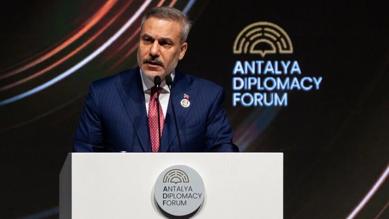Türkiye’s foreign minister leads talks at the Antalya Forum