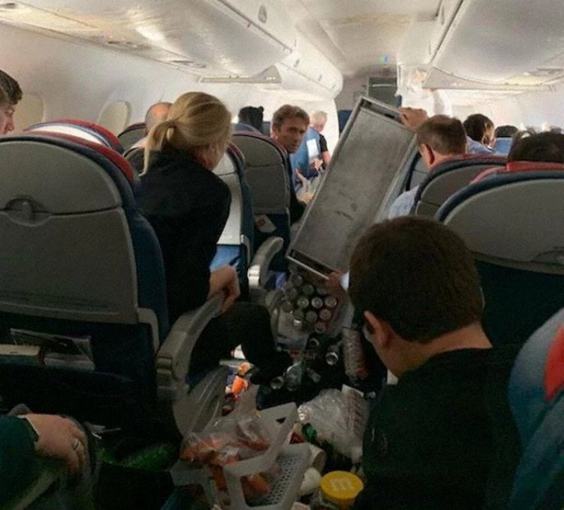 2026/04/whatsapp-image-2026-04-15-at-22-1776277947.webp + SkyWest horror at 39,000 feet: Violent turbulence leaves passengers injured - PHOTO News about - SkyWest horror at 39,000 feet: Violent turbulence leaves passengers injured - PHOTO
