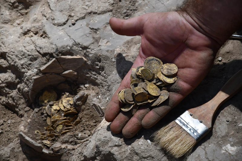 Ancient gold treasures from Abbasid era uncovered in Saudi Arabia
