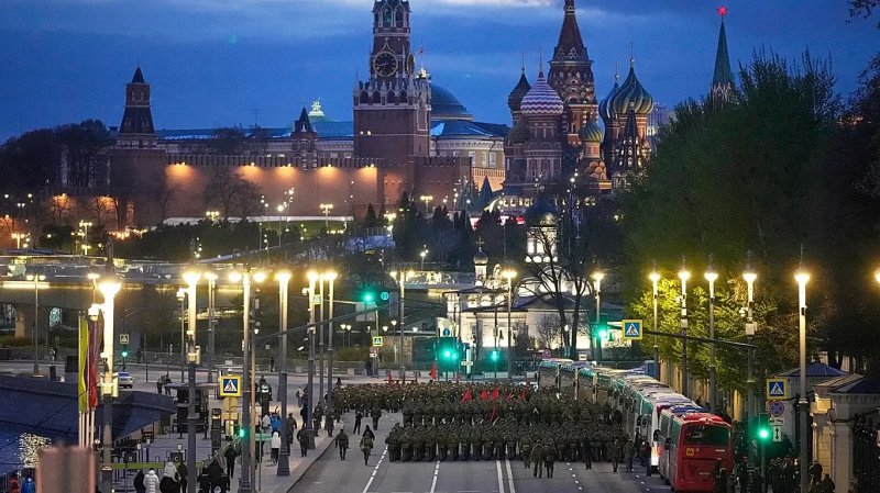 Russia and Ukraine declare rival ceasefires ahead of May 9