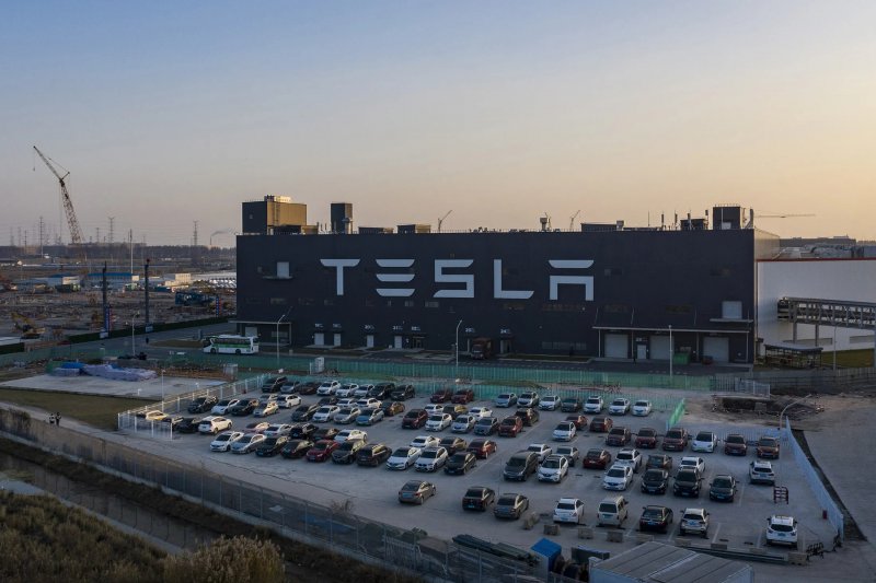 Tesla’s xAI, SpaceX deals drive $573M revenue