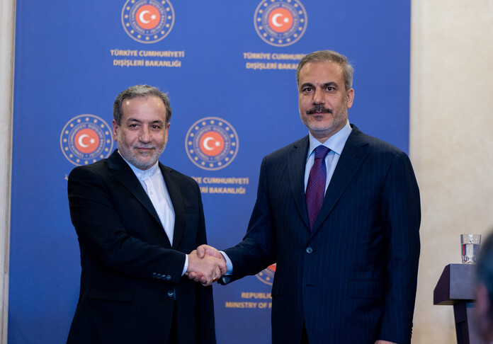 Hakan Fidan, Araghchi hold call on Iran-US negotiations