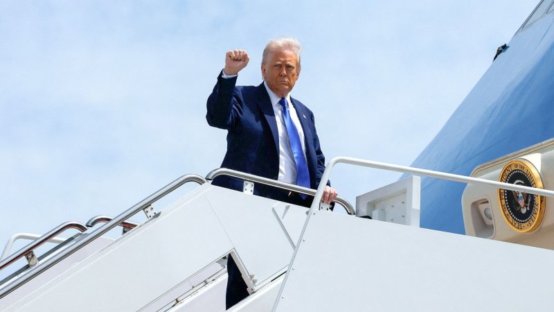 Trump insists China trip will proceed despite Iran tensions