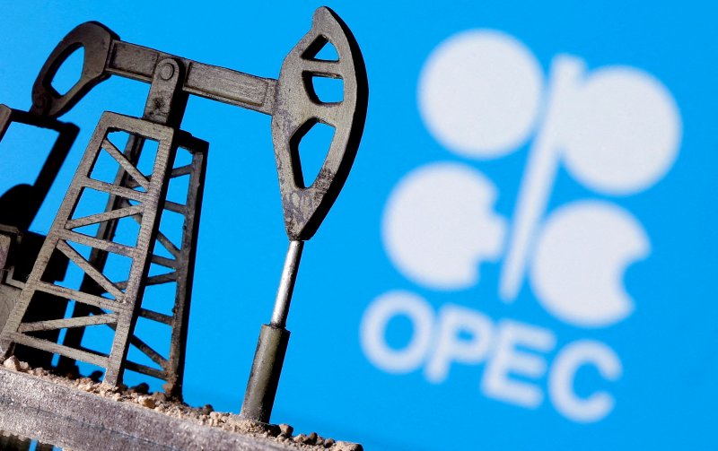 OPEC+ backs modest oil output hike despite UAE exit