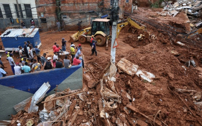 Heavy rains kill at least six in Brazil 