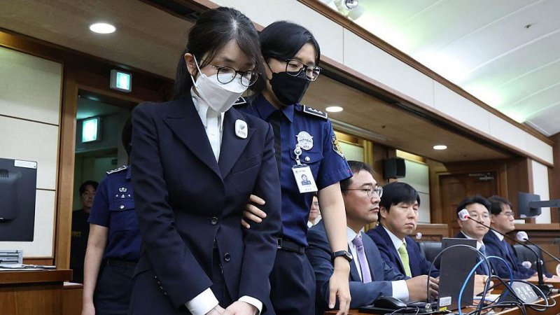 Special counsel challenges former South Korean first lady's sentence ruling