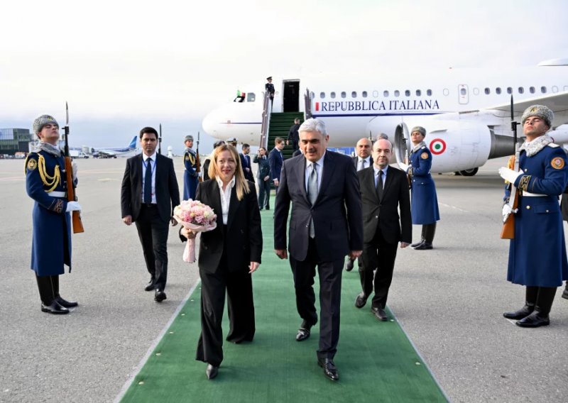 Italian PM Giorgia Meloni arrives in Azerbaijan