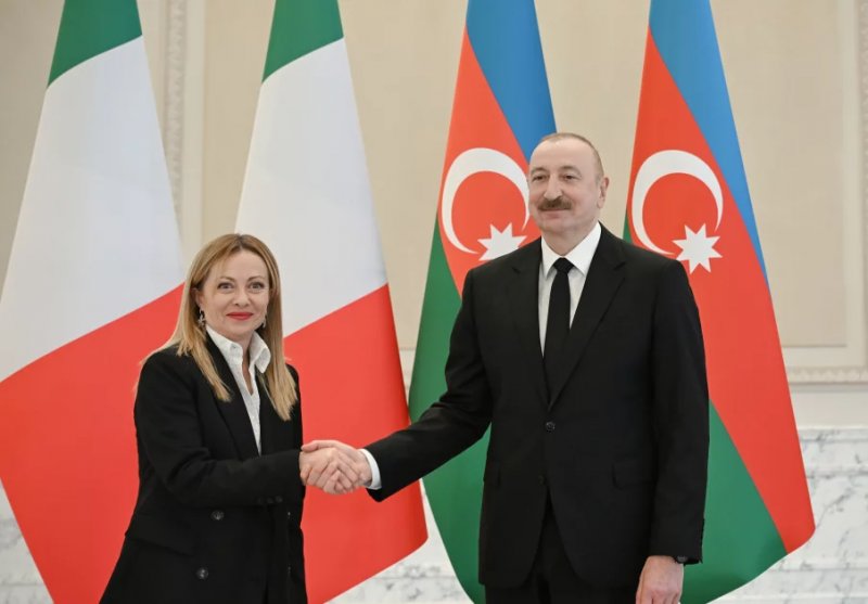 President Ilham Aliyev holds one-on-one meeting with Italy’s Giorgia Meloni