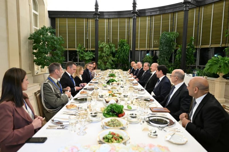 Aliyev hosts working dinner for President of Italian Council of Ministers