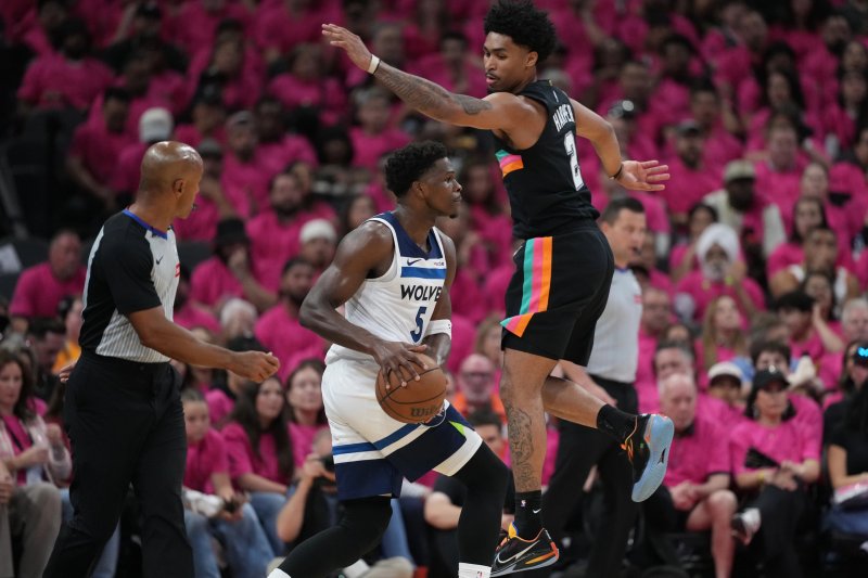 Timberwolves edge Spurs as Edwards makes surprise return