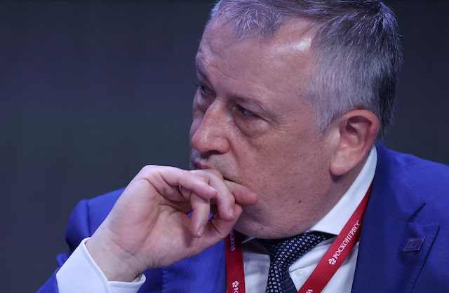 Ukraine targets major Russia Kirishi oil refinery, governor says