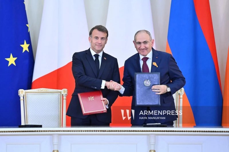 Pashinyan, Macron sign declaration on Armenia–France strategic partnership 