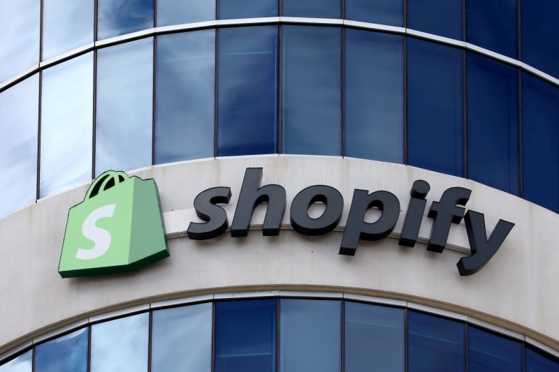 Shopify stock falls 7% as profit miss offsets revenue beat