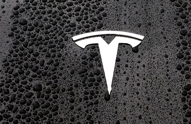 Tesla recalls 219,000 vehicles over malfunction risk - ALARM