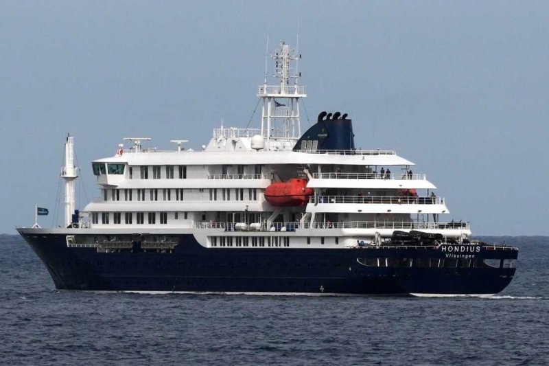 Hantavirus outbreak prompts 29 to leave cruise