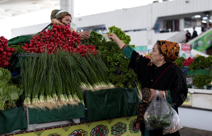 World food prices rise for third straight month, Iran conflict disrupts supply