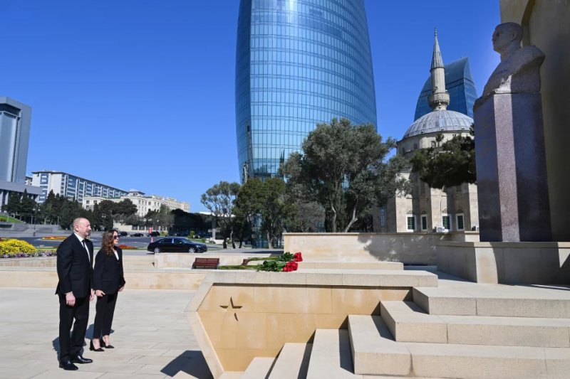 News about - President Aliyev and First Lady pay tribute to Azerbaijanis who died for Victory over fascism -   VIDEO 
