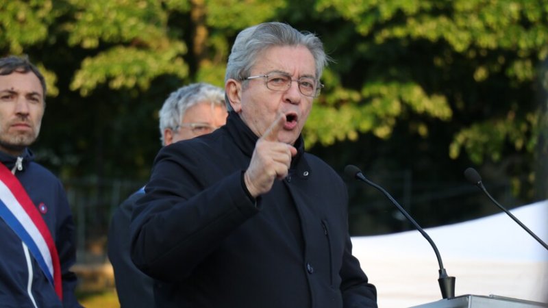 Mélenchon says France would exit NATO if elected president 