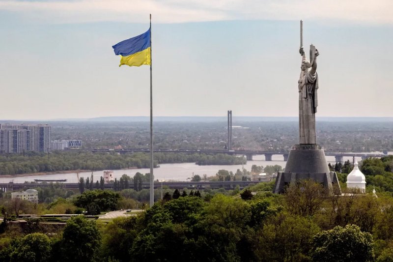 Ukraine reports continued fighting and strikes despite declared ceasefire