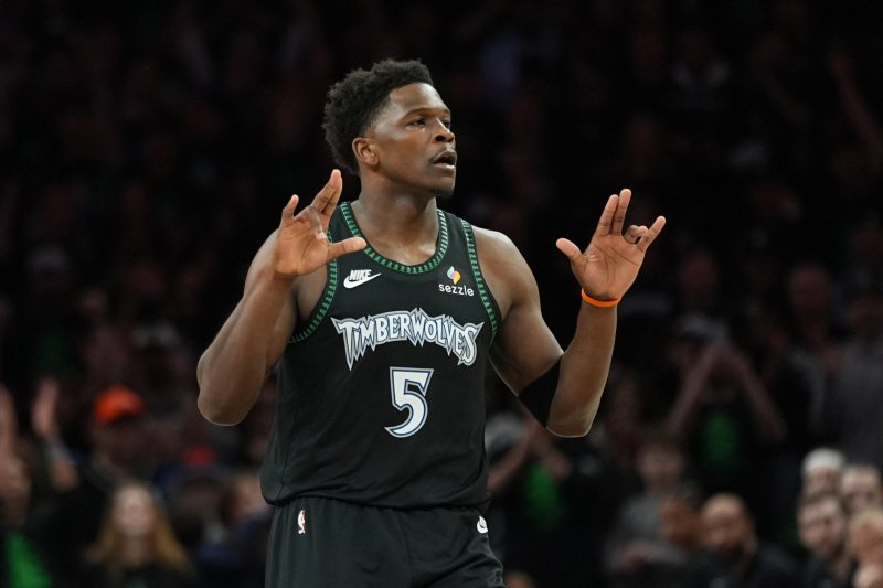 Edwards leads Timberwolves past Spurs in Game 4
