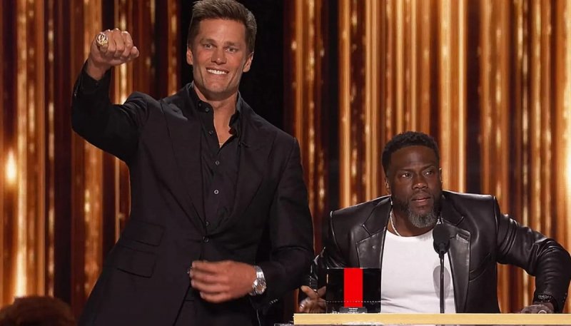 Tom Brady steals show at Kevin Hart's Netflix roast