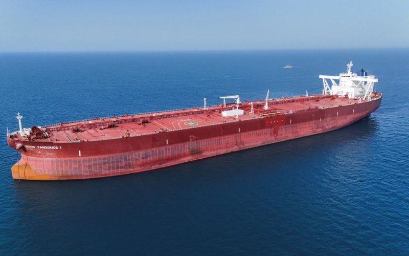 Vietnam-bound oil tanker passed through Strait of Hormuz 