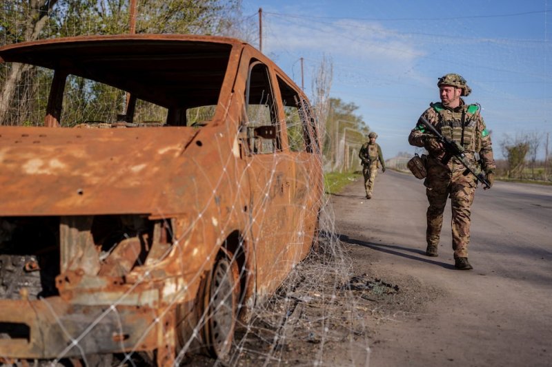 Drone strikes hit Ukraine despite US-backed ceasefire