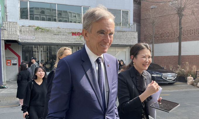 LVMH chief Arnault visits South Korea on first trip in 3 years