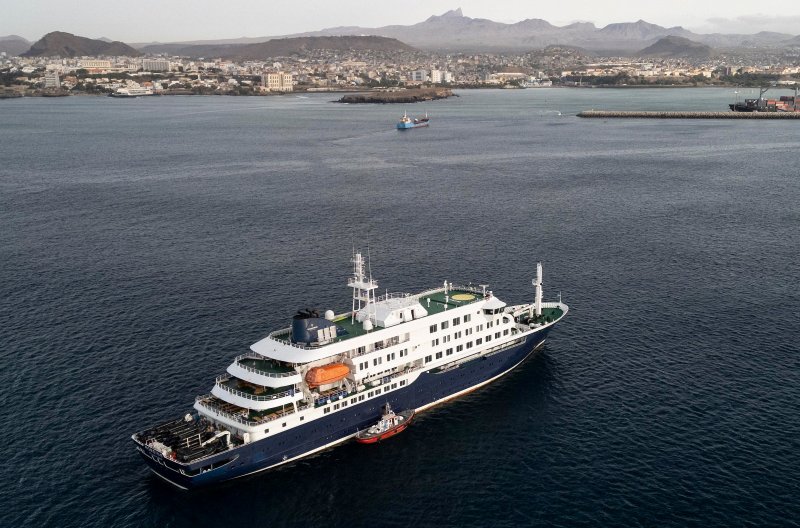 “Anyone on that ship is high risk,” says Harvard health professor about hantavirus spread 