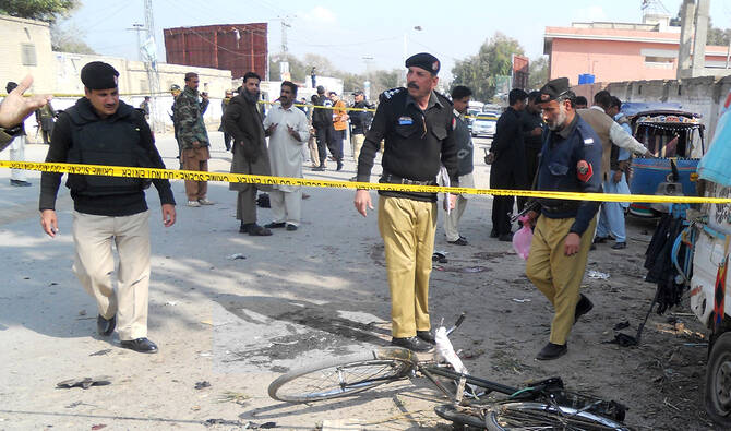 Seven killed in explosion at Pakistan market, police say -  VIDEO 