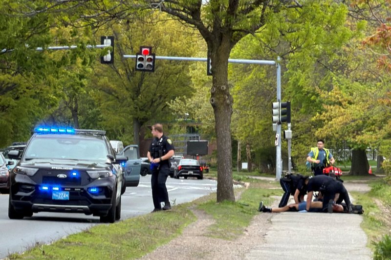 Gunman opens fire on traffic in Cambridge, two seriously hurt -  VIDEO 