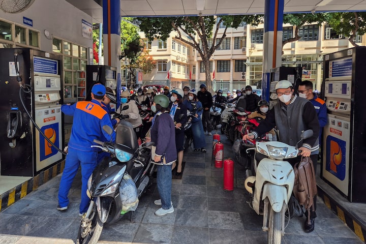 Vietnam raises fuel imports from Malaysia, South Korea