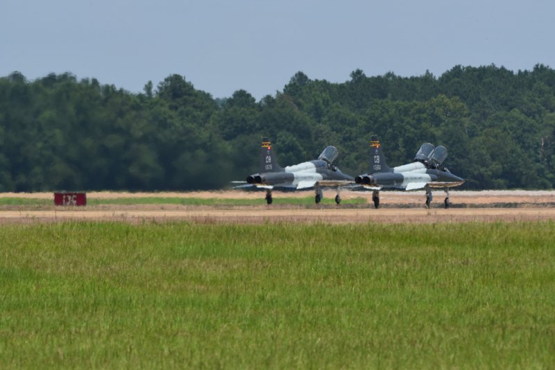 U.S. Air Force T-38 jet crashes in Mississippi -  VIDEO 