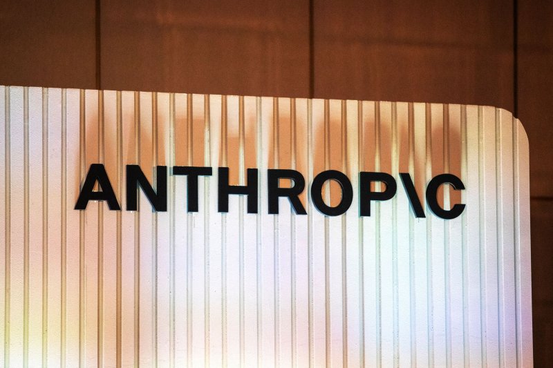 Anthropic aims for $30B round at $900B valuation