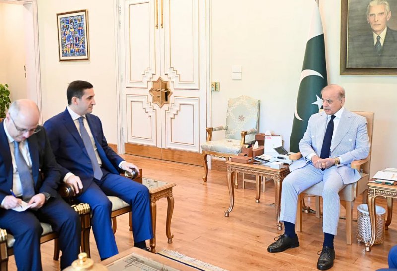 Pakistan’s PM hosts Azerbaijan’s Justice Minister