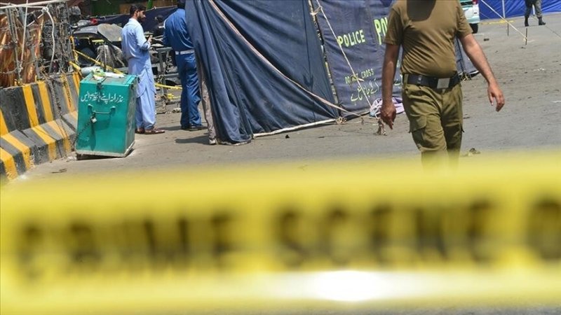 Suicide attack kills 8 Pakistani security personnel