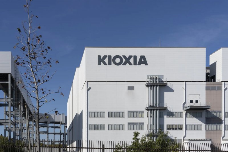Japanese chipmaker Kioxia forecasts profit surge on AI chip demand