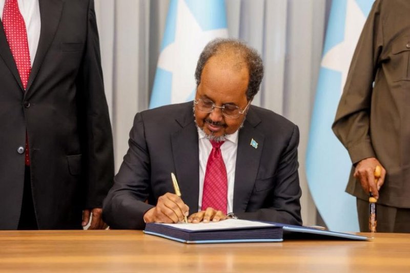 Somalia’s President unveils new constitution
