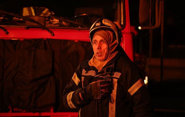 Russian strike hits Dnipro residential area, injuring 18