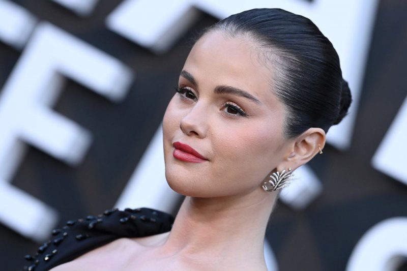 Cate Blanchett accidentally leaks new film with Selena Gomez