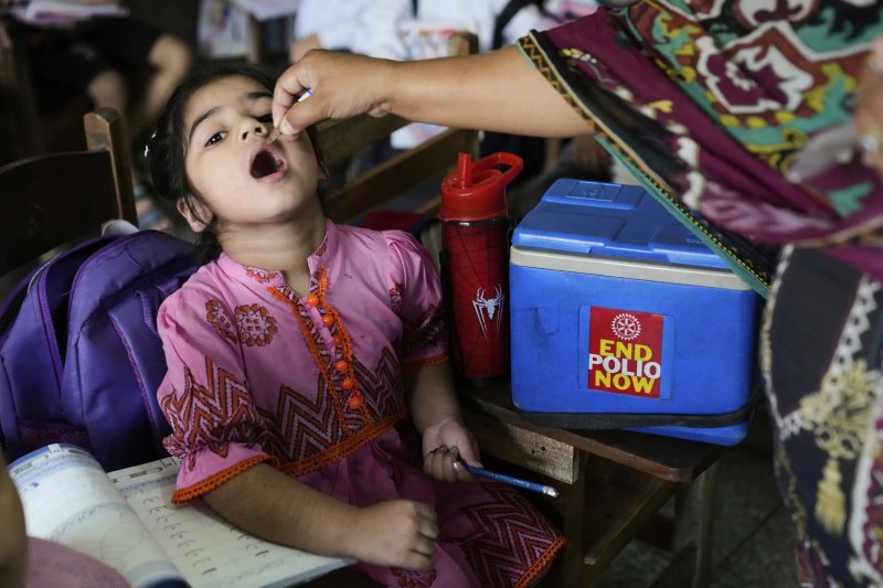 Pakistan starts week-long polio vaccination push