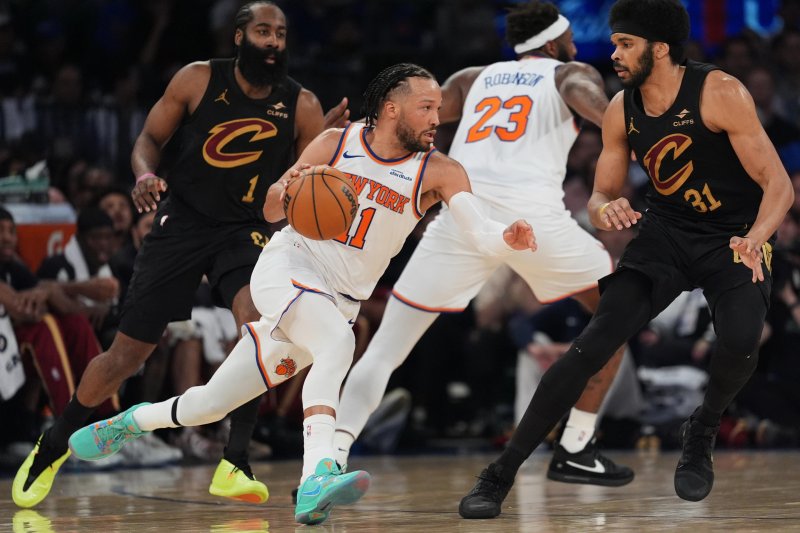 Knicks rally from 22 down to beat Cavs in OT