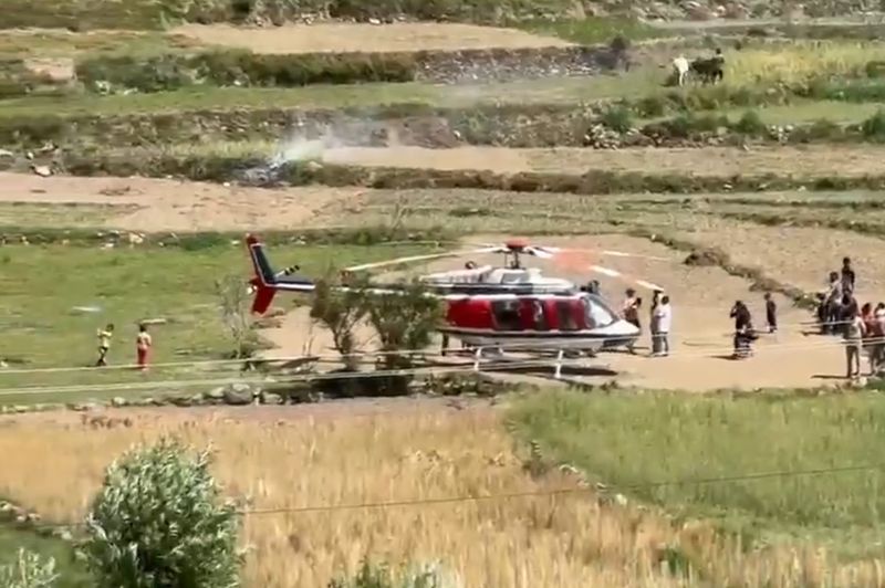 Helicopter carrying Badrinath pilgrims makes emergency landing in Tehri -  VIDEO 