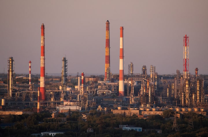 Russia's oil and gas revenue to jump 39% amid Iran war