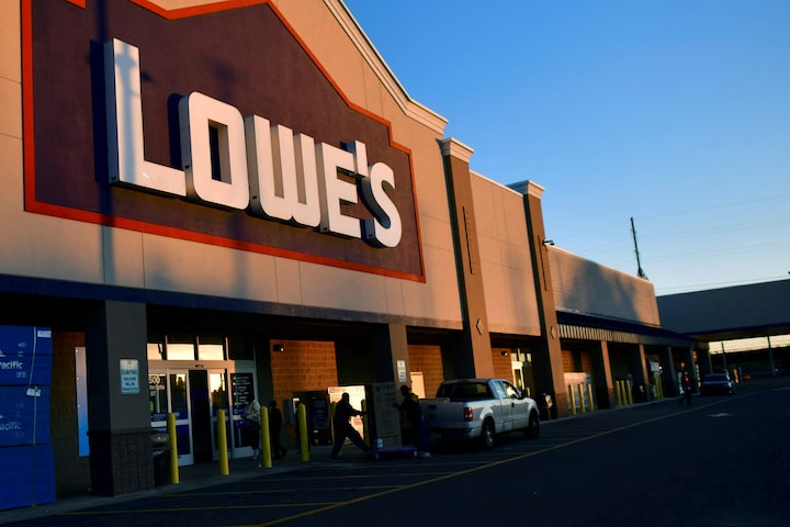 Why Lowe's shares dropped despite beating sales expectations