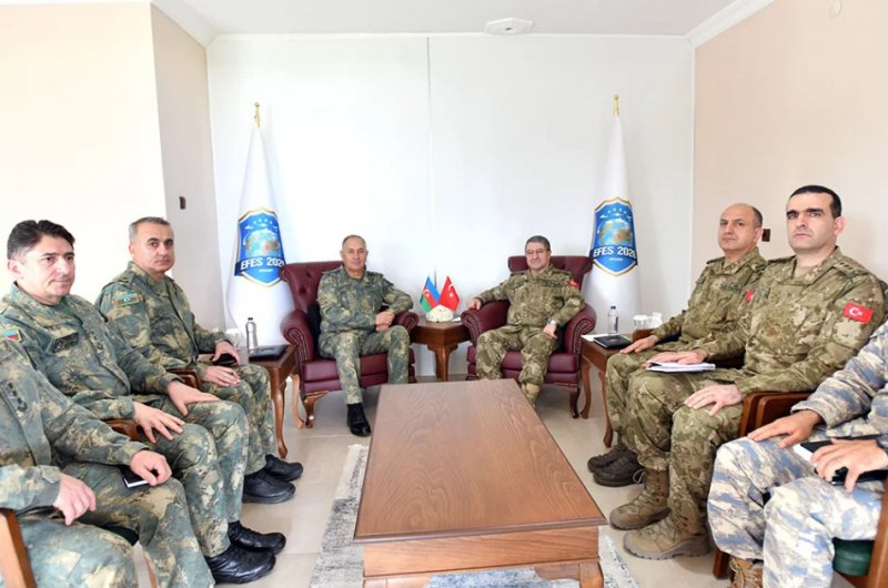 Azerbaijan defense chiefs visit Türkiye